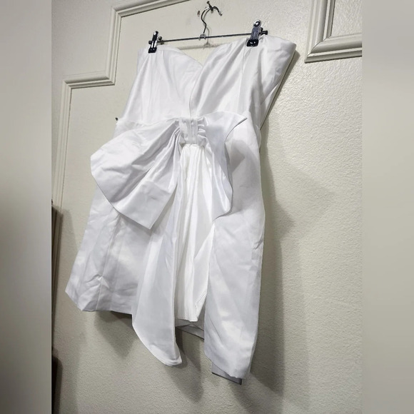 Lulu's Soiree Hour White Satin Strapless Bow Mini Dress Party Wedding Prom NWOT - Picture 9 of 9